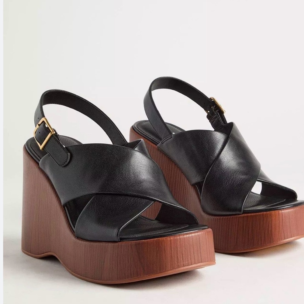 Universal Thread Black and Brown Wedge Sandals